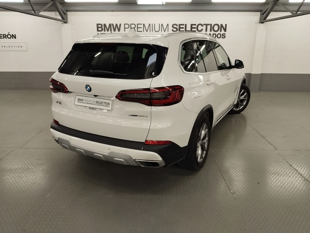 BMW X5 xDrive30d color Blanco. Año 2020. 195KW(265CV). Diésel. En concesionario Autoberón de La Rioja