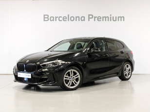 Fotos de BMW Serie 1 118d color Negro. Año 2024. 110KW(150CV). Diésel. En concesionario Barcelona Premium -- GRAN VIA de Barcelona