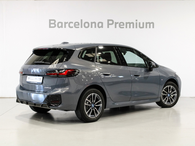 BMW Serie 2 225e Active Tourer color Gris. Año 2024. 180KW(245CV). Híbrido Electro/Gasolina. En concesionario Barcelona Premium -- GRAN VIA de Barcelona