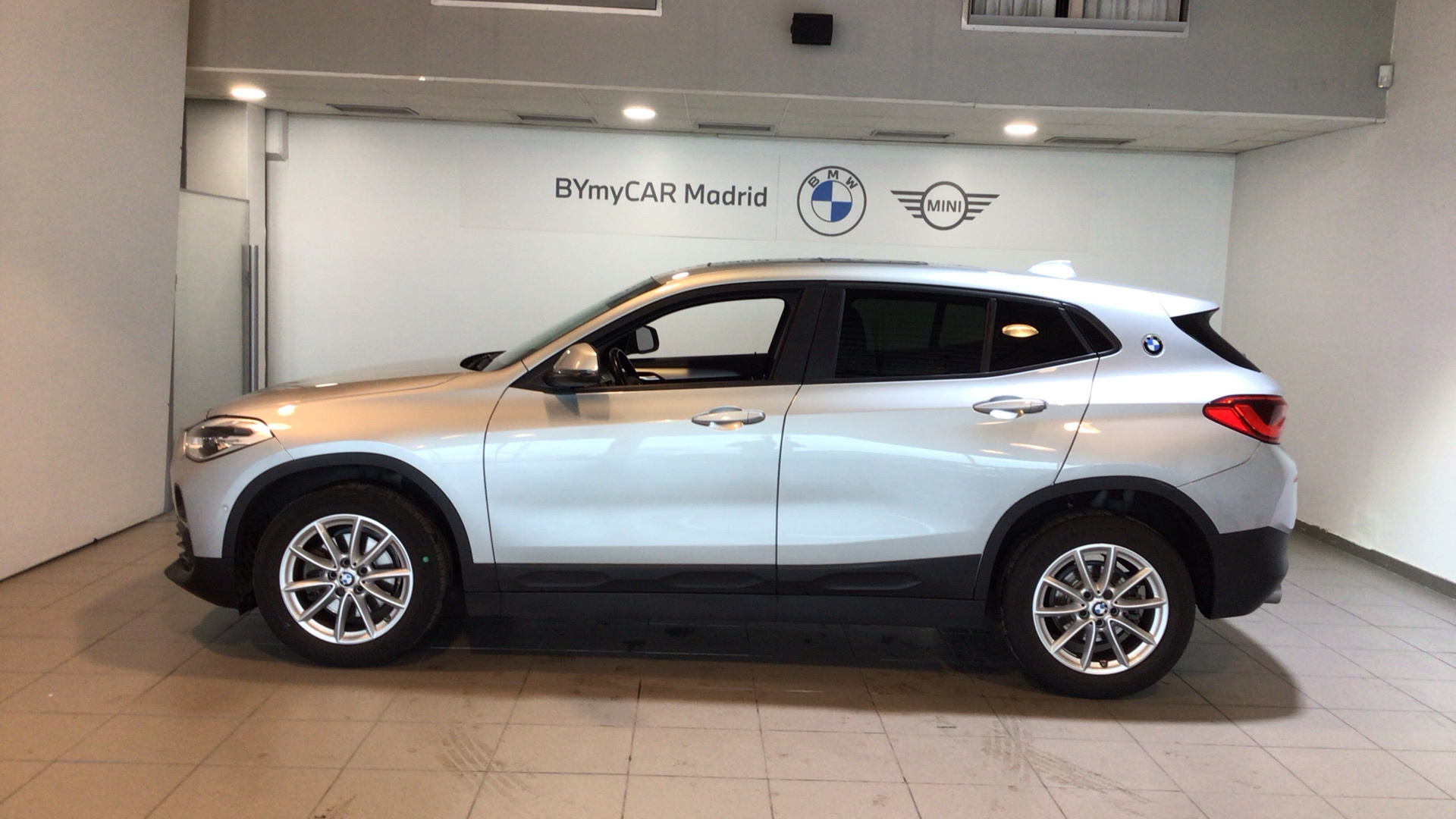 BMW X2 sDrive18i color Gris Plata. Año 2019. 103KW(140CV). Gasolina. En concesionario BYmyCAR Madrid - Alcalá de Madrid