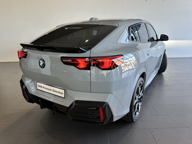 BMW X2 sDrive18d color Gris. Año 2024. 110KW(150CV). Diésel. En concesionario Adler Motor S.L. TOLEDO de Toledo