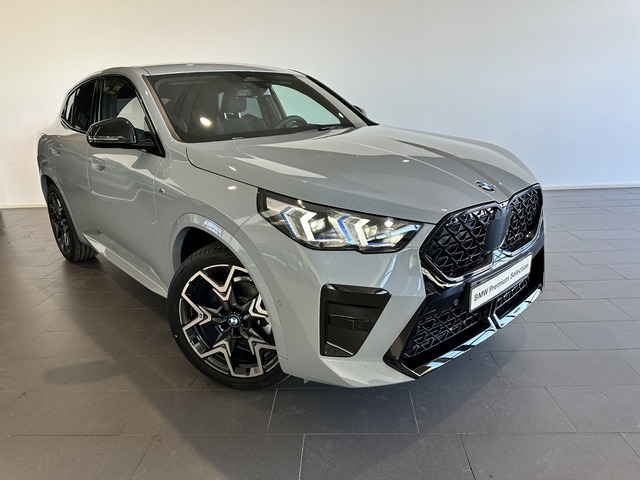 BMW X2 sDrive18d color Gris. Año 2024. 110KW(150CV). Diésel. En concesionario Adler Motor S.L. TOLEDO de Toledo