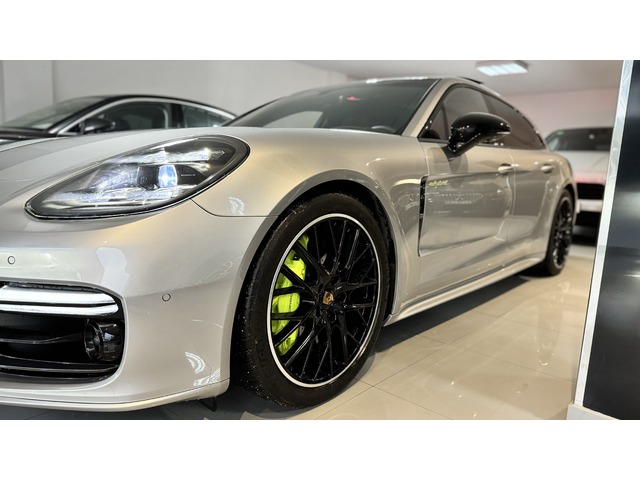 Porsche Panamera Turbo S E-Hybrid Sport Turismo 512 kW (700 CV)