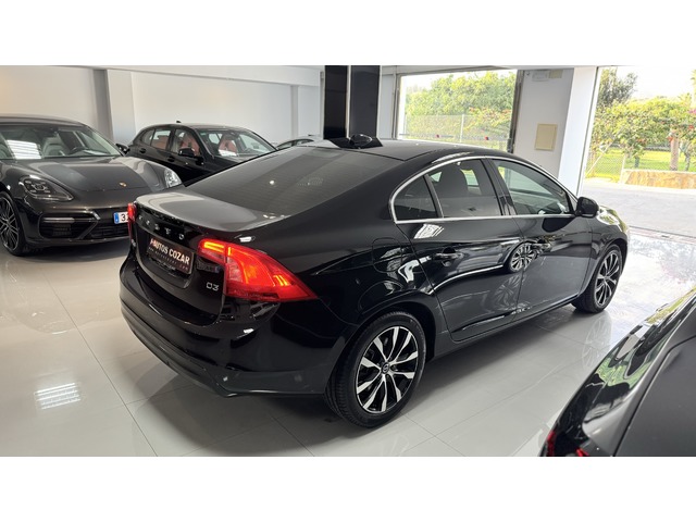 Volvo S60 D3 Momentum Auto 110 kW (150 CV)