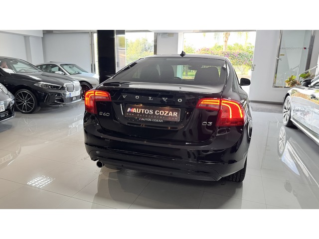 Volvo S60 D3 Momentum Auto 110 kW (150 CV)