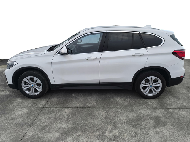 BMW X1 sDrive18d color Blanco. Año 2020. 110KW(150CV). Diésel. En concesionario Automóviles Oviedo S.A. de Asturias