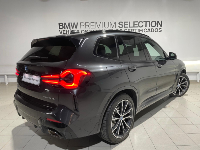BMW X3 xDrive30e color Gris. Año 2024. 215KW(292CV). Híbrido Electro/Gasolina. En concesionario Hispamovil Elche de Alicante