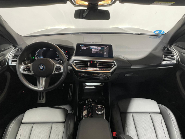 BMW X3 xDrive30e color Gris. Año 2024. 215KW(292CV). Híbrido Electro/Gasolina. En concesionario Hispamovil Elche de Alicante