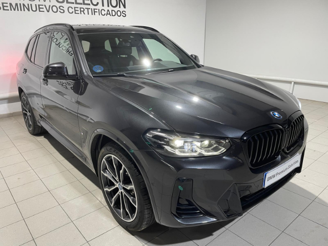 BMW X3 xDrive30e color Gris. Año 2024. 215KW(292CV). Híbrido Electro/Gasolina. En concesionario Hispamovil Elche de Alicante