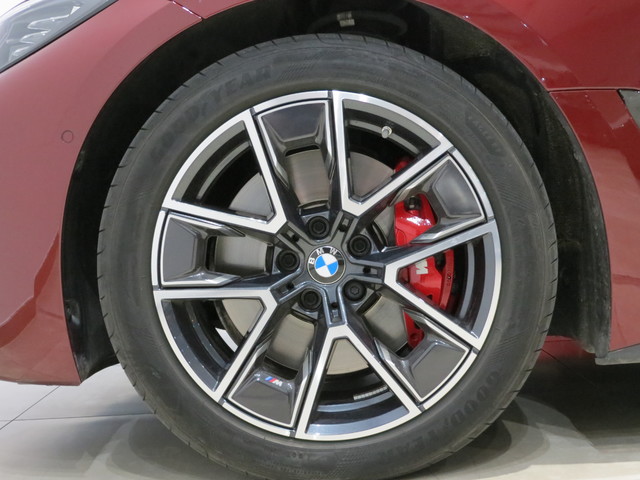 BMW Serie 4 420d Gran Coupe color Rojo. Año 2024. 140KW(190CV). Diésel. En concesionario SAN JUAN Automoviles Fersan S.A. de Alicante