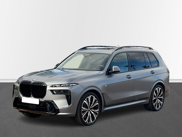 BMW X7 xDrive40d color Gris. Año 2024. 259KW(352CV). Diésel. En concesionario Murcia Premium S.L. AV DEL ROCIO de Murcia