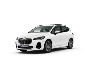 Fotos de BMW Serie 2 225e Active Tourer color Blanco. Año 2023. 180KW(245CV). Híbrido Electro/Gasolina. En concesionario Barcelona Premium -- GRAN VIA de Barcelona