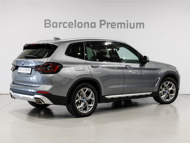 BMW X3 xDrive30e color Gris. Año 2024. 215KW(292CV). Híbrido Electro/Gasolina. En concesionario Barcelona Premium -- GRAN VIA de Barcelona