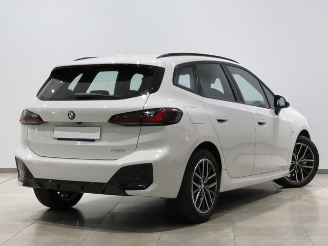 BMW Serie 2 218i Active Tourer color Blanco. Año 2024. 100KW(136CV). Gasolina. En concesionario DIGITAL Automoviles Fersan, S.A. de Alicante