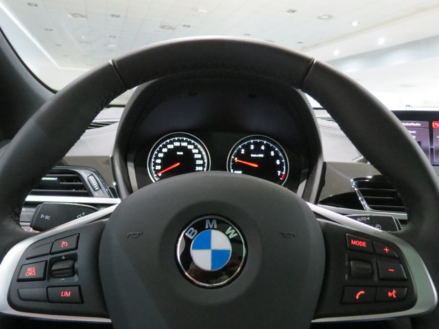 BMW X2 sDrive18i color Negro. Año 2021. 103KW(140CV). Gasolina. En concesionario ALZIRA Automoviles Fersan, S.A. de Valencia
