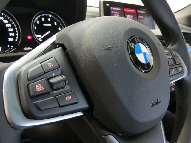 BMW X2 sDrive18i color Negro. Año 2021. 103KW(140CV). Gasolina. En concesionario ALZIRA Automoviles Fersan, S.A. de Valencia