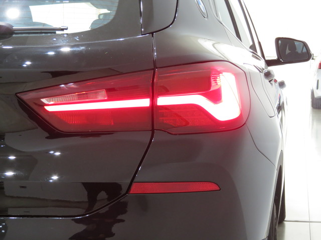 BMW X2 sDrive18i color Negro. Año 2021. 103KW(140CV). Gasolina. En concesionario ALZIRA Automoviles Fersan, S.A. de Valencia