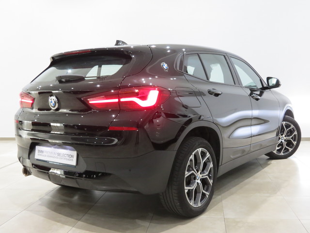 BMW X2 sDrive18i color Negro. Año 2021. 103KW(140CV). Gasolina. En concesionario ALZIRA Automoviles Fersan, S.A. de Valencia