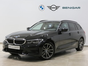 Fotos de BMW Serie 3 320d Touring color Negro. Año 2021. 140KW(190CV). Diésel. En concesionario GANDIA Automoviles Fersan, S.A. de Valencia