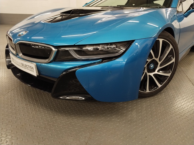 BMW i8 i8 Coupe color Azul. Año 2018. 266KW(362CV). Híbrido Electro/Gasolina. En concesionario Autoberón de La Rioja