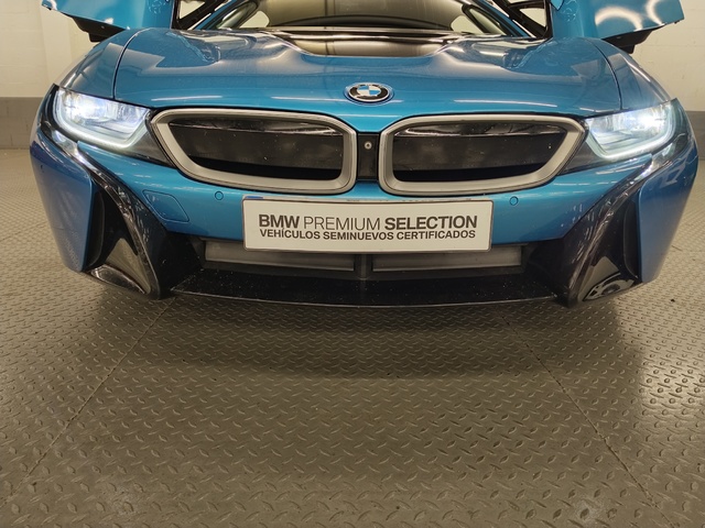 BMW i8 i8 Coupe color Azul. Año 2018. 266KW(362CV). Híbrido Electro/Gasolina. En concesionario Autoberón de La Rioja