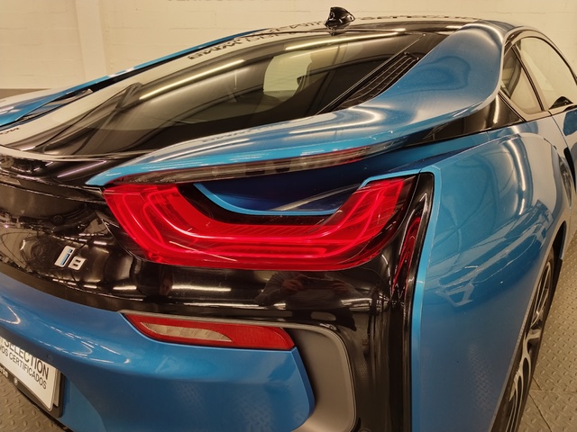 BMW i8 i8 Coupe color Azul. Año 2018. 266KW(362CV). Híbrido Electro/Gasolina. En concesionario Autoberón de La Rioja