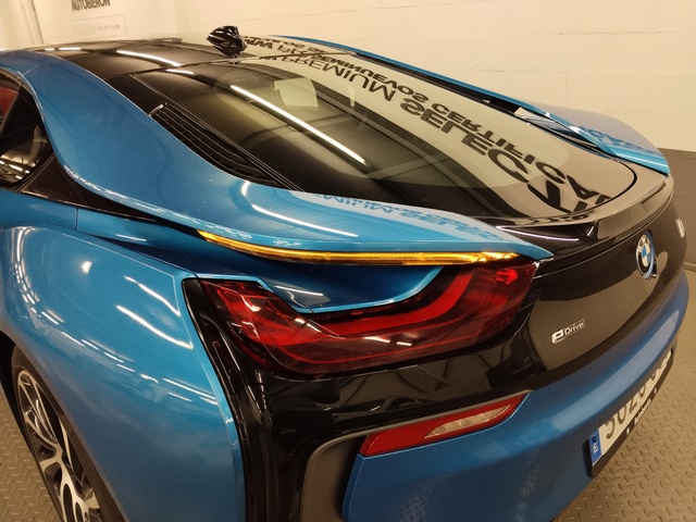 BMW i8 i8 Coupe color Azul. Año 2018. 266KW(362CV). Híbrido Electro/Gasolina. En concesionario Autoberón de La Rioja