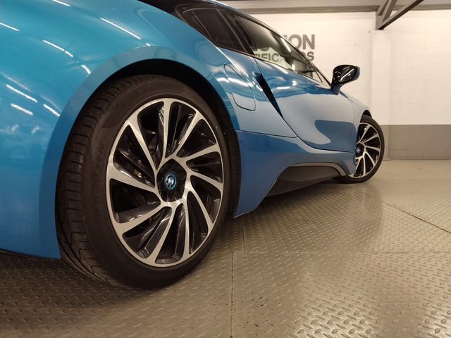 BMW i8 i8 Coupe color Azul. Año 2018. 266KW(362CV). Híbrido Electro/Gasolina. En concesionario Autoberón de La Rioja