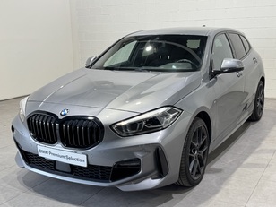 Fotos de BMW Serie 1 118d color Gris. Año 2023. 110KW(150CV). Diésel. En concesionario MOTOR MUNICH S.A.U  - Terrassa de Barcelona