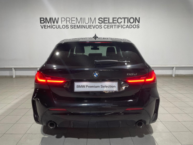 BMW Serie 1 116d color Negro. Año 2021. 85KW(116CV). Diésel. En concesionario Hispamovil Elche de Alicante