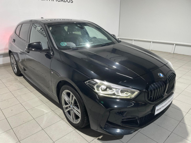 BMW Serie 1 116d color Negro. Año 2021. 85KW(116CV). Diésel. En concesionario Hispamovil Elche de Alicante