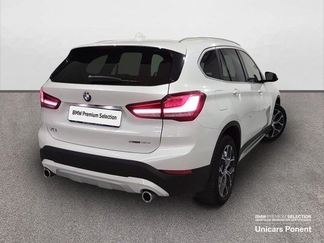 BMW X1 sDrive18d color Blanco. Año 2021. 110KW(150CV). Diésel. En concesionario Unicars Ponent de Lleida