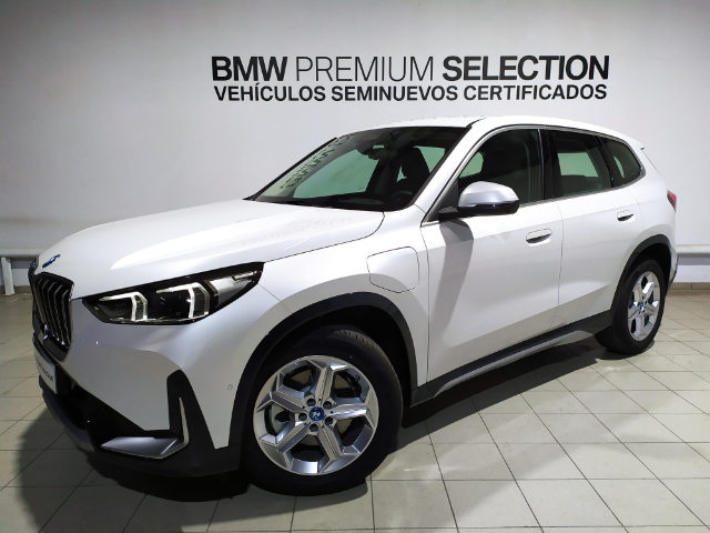 BMW X1 xDrive25e color Blanco. Año 2024. 180KW(245CV). Híbrido Electro/Gasolina. En concesionario Hispamovil Elche de Alicante