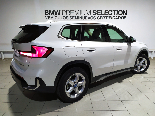 BMW X1 xDrive25e color Blanco. Año 2024. 180KW(245CV). Híbrido Electro/Gasolina. En concesionario Hispamovil Elche de Alicante