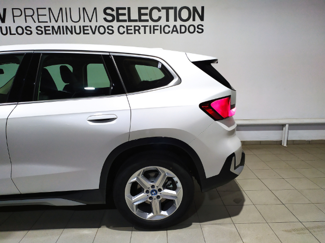 BMW X1 xDrive25e color Blanco. Año 2024. 180KW(245CV). Híbrido Electro/Gasolina. En concesionario Hispamovil Elche de Alicante