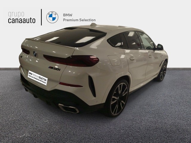 BMW X6 M50i color Blanco. Año 2021. 390KW(530CV). Gasolina. En concesionario LAS CHAFIRAS de Sta. C. Tenerife