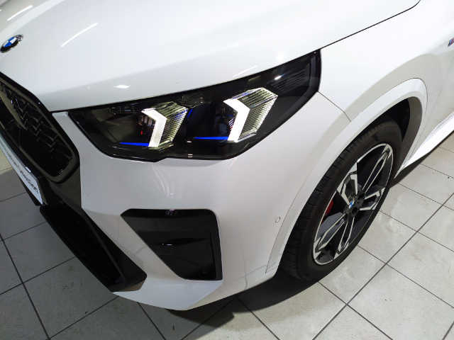 BMW X2 sDrive18d color Blanco. Año 2024. 110KW(150CV). Diésel. En concesionario Hispamovil Elche de Alicante
