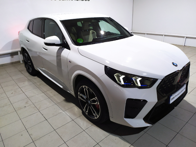 BMW X2 sDrive18d color Blanco. Año 2024. 110KW(150CV). Diésel. En concesionario Hispamovil Elche de Alicante