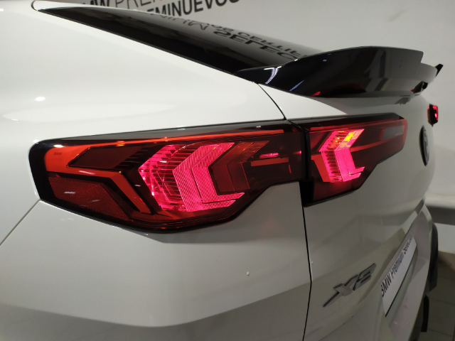 BMW X2 sDrive18d color Blanco. Año 2024. 110KW(150CV). Diésel. En concesionario Hispamovil Elche de Alicante