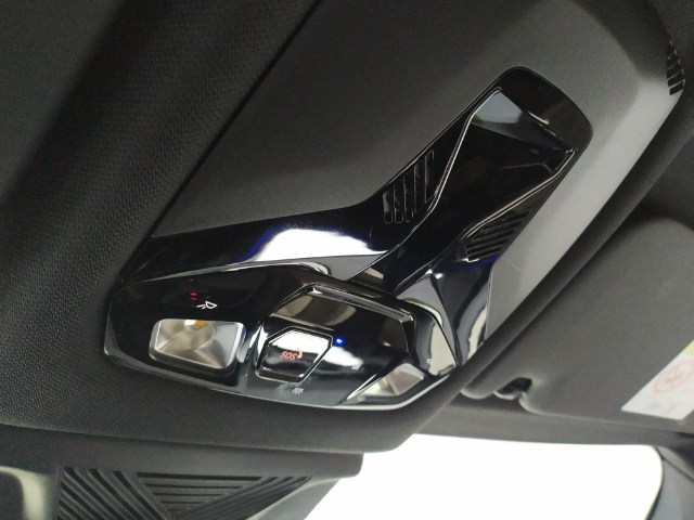 BMW X2 sDrive18d color Blanco. Año 2024. 110KW(150CV). Diésel. En concesionario Hispamovil Elche de Alicante