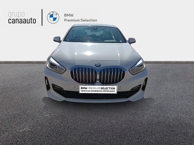 BMW Serie 1 118i color Blanco. Año 2021. 103KW(140CV). Gasolina. En concesionario CANAAUTO - TACO de Sta. C. Tenerife