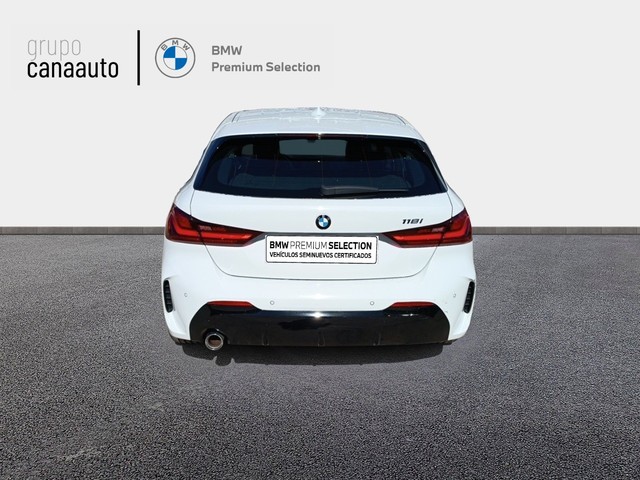 BMW Serie 1 118i color Blanco. Año 2021. 103KW(140CV). Gasolina. En concesionario CANAAUTO - TACO de Sta. C. Tenerife