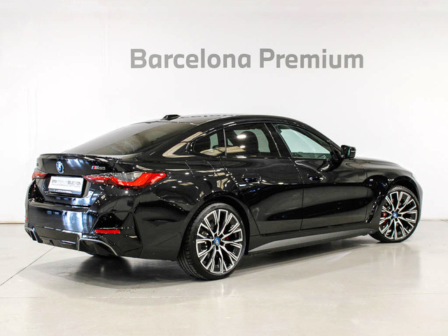 BMW i4 M50 color Negro. Año 2024. 400KW(544CV). Eléctrico. En concesionario Barcelona Premium -- GRAN VIA de Barcelona