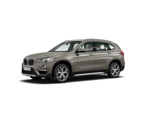 Fotos de BMW X1 sDrive18d color Gris Plata. Año 2019. 110KW(150CV). Diésel. En concesionario ALBAMOCION CIUDAD REAL  de Ciudad Real