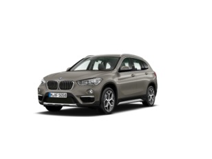 Fotos de BMW X1 sDrive18d color Gris Plata. Año 2019. 110KW(150CV). Diésel. En concesionario ALBAMOCION CIUDAD REAL  de Ciudad Real