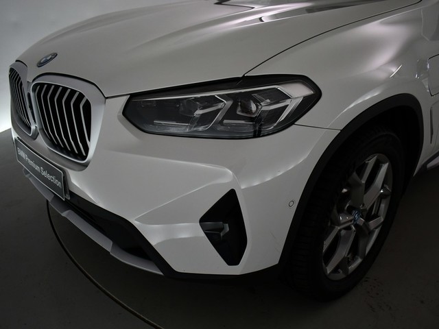 BMW X3 xDrive30e color Blanco. Año 2024. 215KW(292CV). Híbrido Electro/Gasolina. En concesionario BYmyCAR Madrid - Alcalá de Madrid