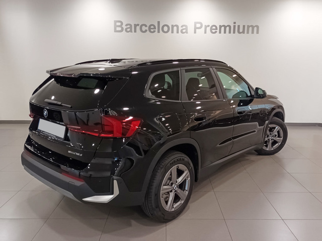 BMW X1 sDrive18d color Negro. Año 2024. 110KW(150CV). Diésel. En concesionario Barcelona Premium -- GRAN VIA de Barcelona