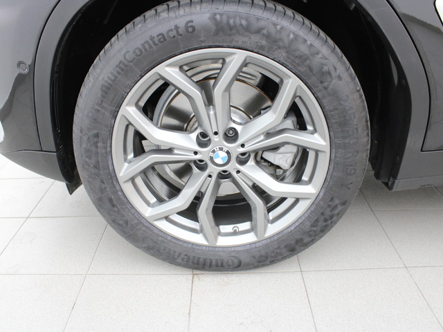 BMW X4 xDrive20d color Negro. Año 2019. 140KW(190CV). Diésel. En concesionario Augusta Aragon S.A. de Zaragoza