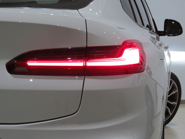 BMW X4 xDrive30i color Blanco. Año 2019. 185KW(252CV). Gasolina. En concesionario GANDIA Automoviles Fersan, S.A. de Valencia