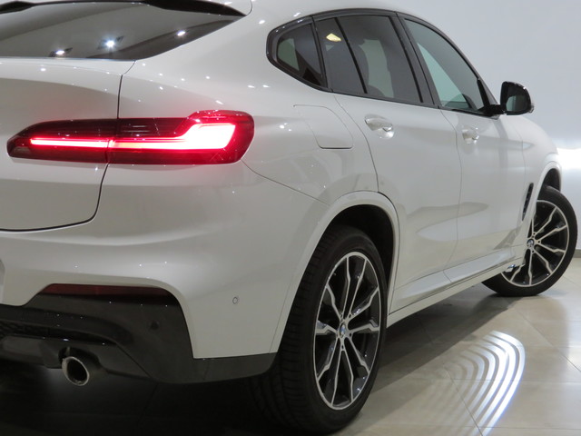 BMW X4 xDrive30i color Blanco. Año 2019. 185KW(252CV). Gasolina. En concesionario GANDIA Automoviles Fersan, S.A. de Valencia